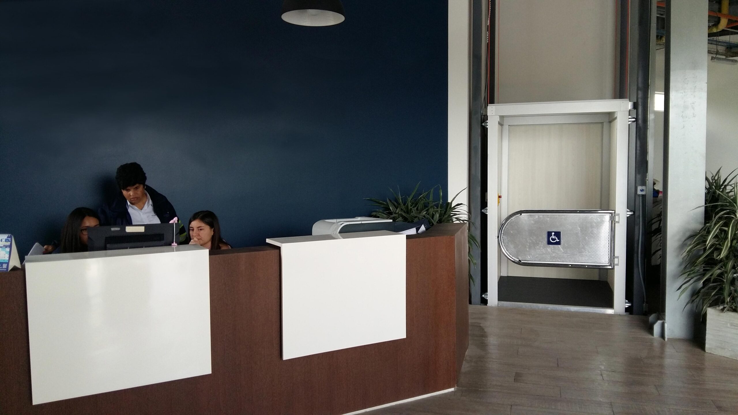 ÜBERLINK | Soluciones para acceso y movilidad vertical